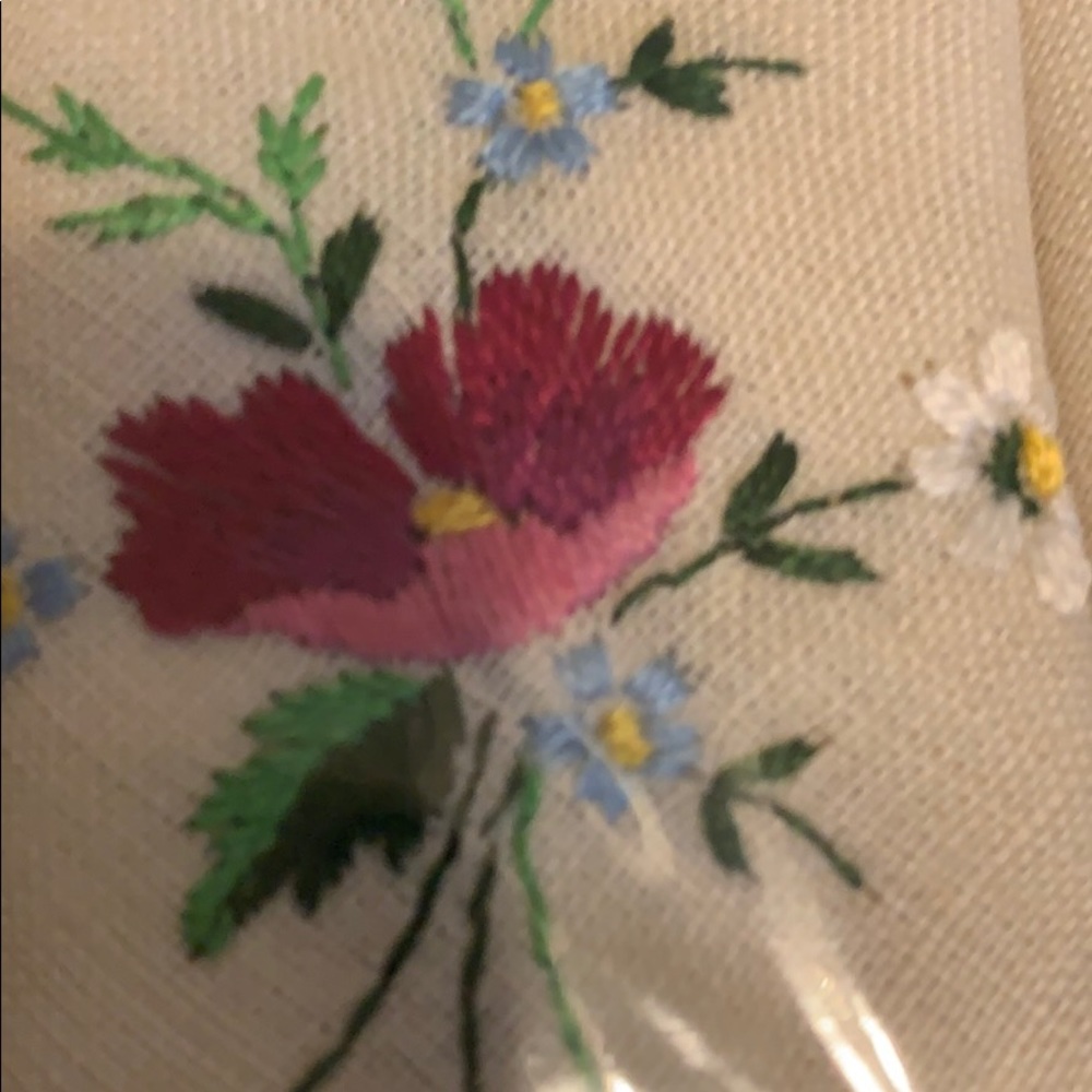 #476 Vintage Linen Tea Napkins - Picture 2 of 6